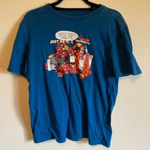 Dark blue Nike t-shirt perfect for sneaker heads